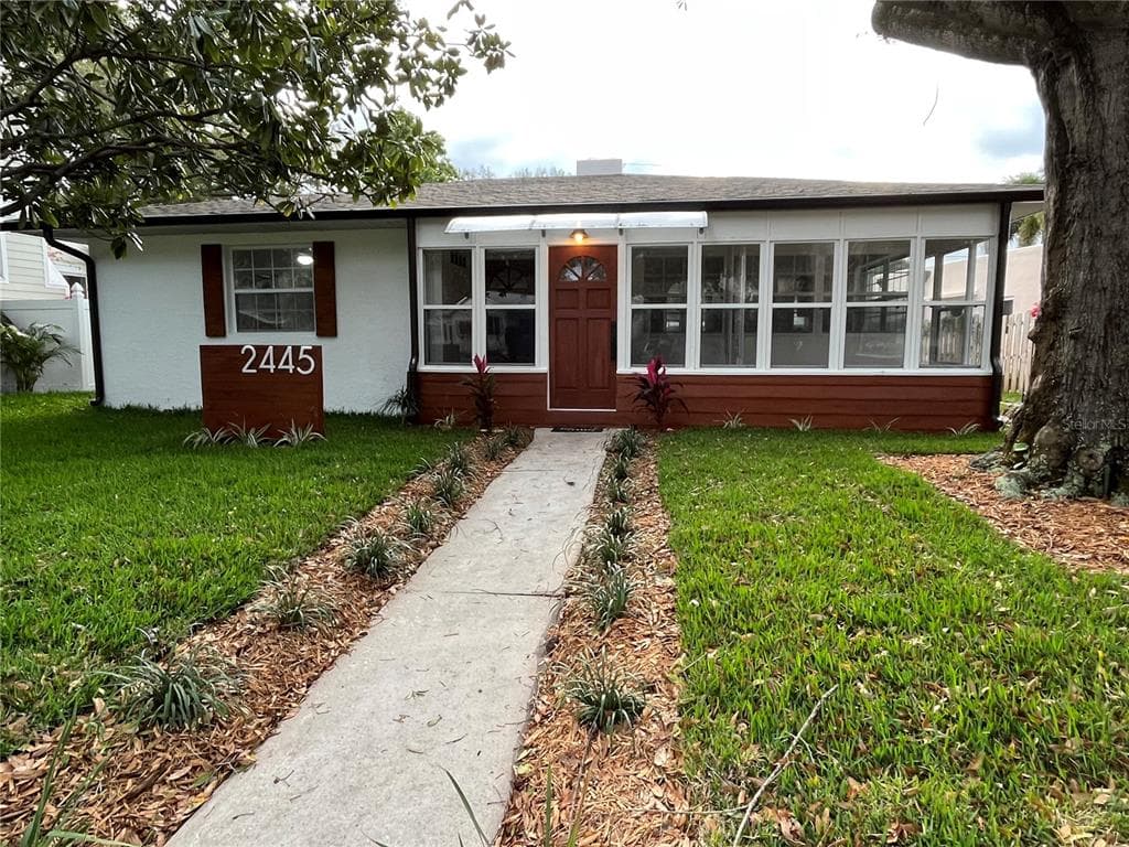 2445 WOODLAWN CIRCLE W ST PETERSBURG, FL 33704