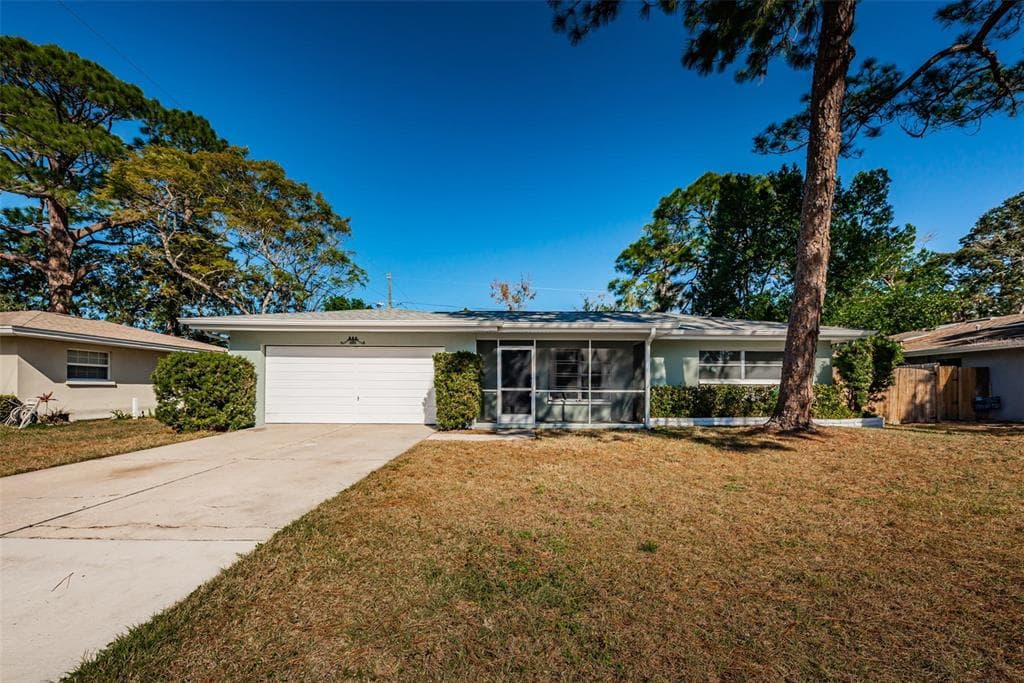 950 LAKEWOOD DRIVE DUNEDIN, FL 34698