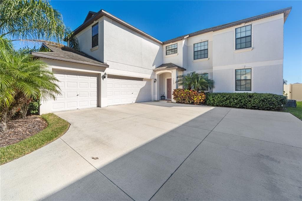 5048 IVORY STONE DRIVE WIMAUMA, FL 33598