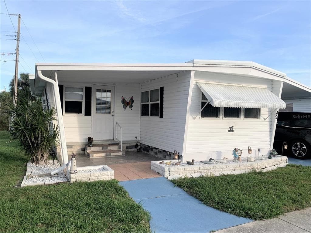 2000 E BAY DRIVE UNIT 49 LARGO, FL 33771