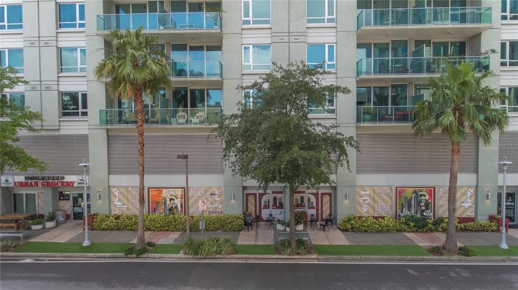 111 N 12TH STREET UNIT 1421 TAMPA, FL 33602