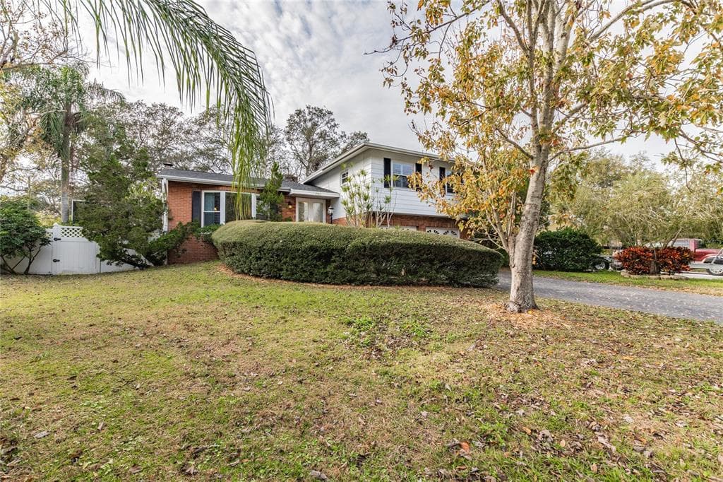 8262 132ND STREET SEMINOLE, FL 33776