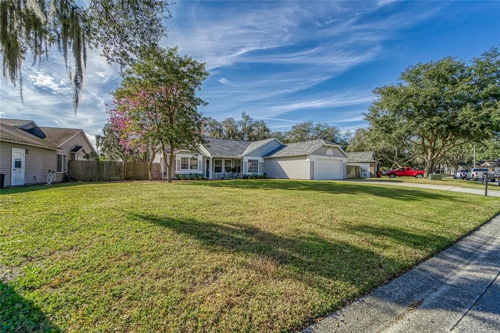 4113 LONGFELLOW DRIVE PLANT CITY, FL 33566