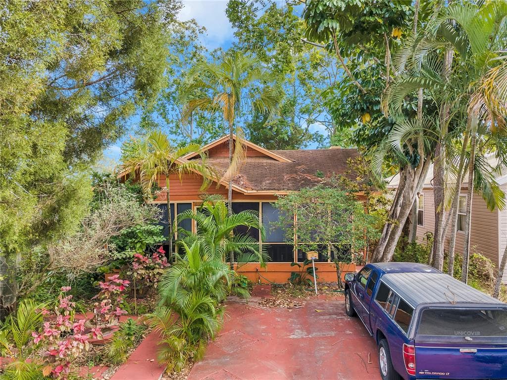 6931 3RD STREET N ST PETERSBURG, FL 33702