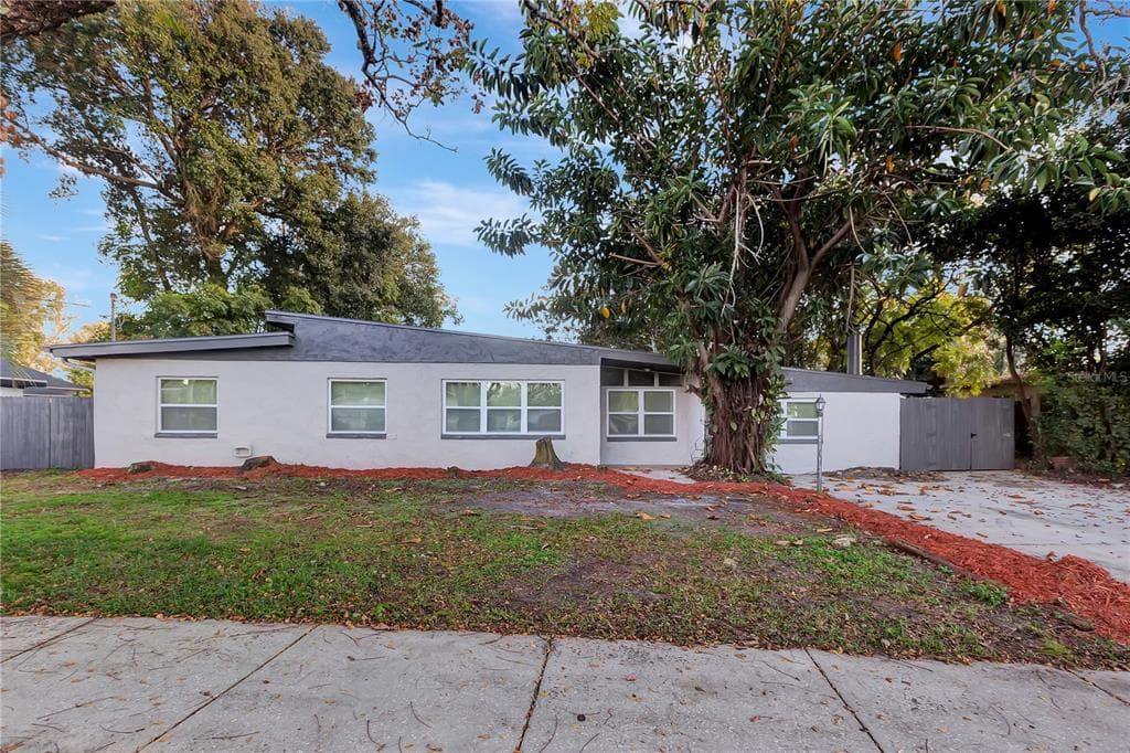 6044 YUCATAN DRIVE ORLANDO, FL 32807