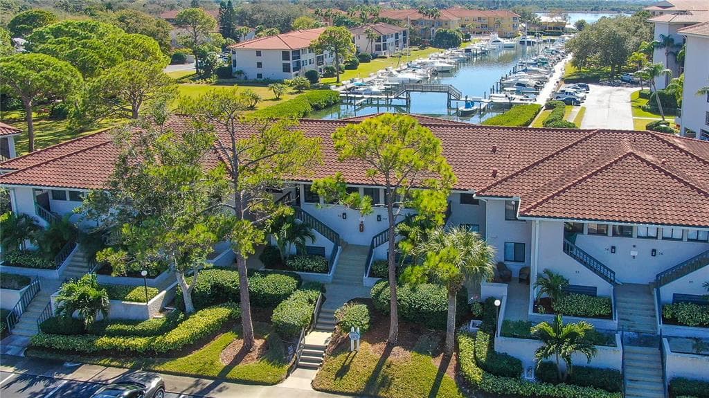 1805 MARINER DRIVE UNIT 50 TARPON SPRINGS, FL 34689