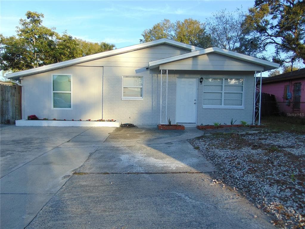 5705 N MACDILL AVENUE TAMPA, FL 33614
