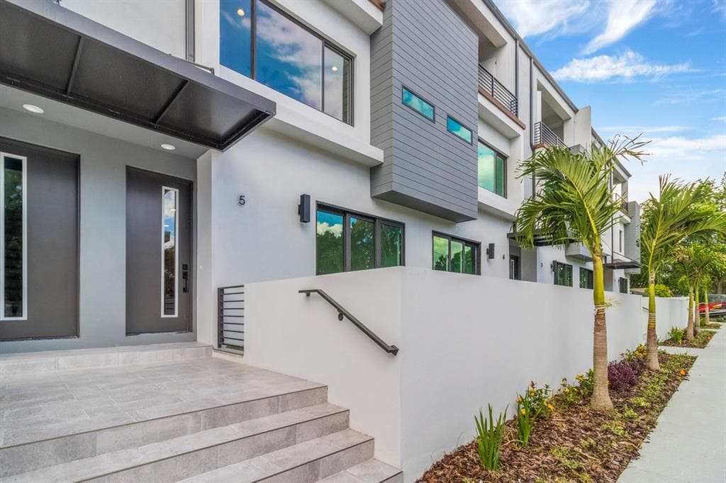 4515 W NORTH A STREET UNIT 2 TAMPA, FL 33609