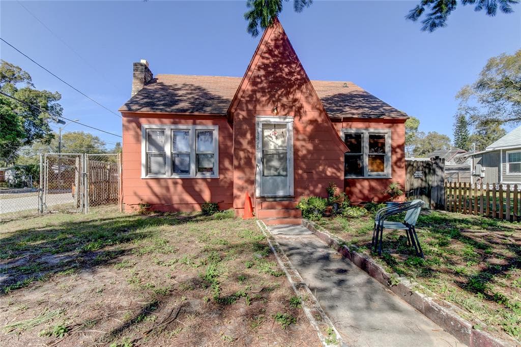 1147 JAMES AVENUE S ST PETERSBURG, FL 33705