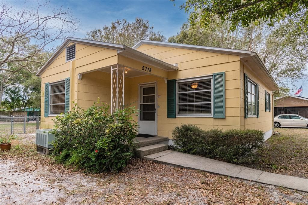 5718 TANGERINE AVENUE S GULFPORT, FL 33707