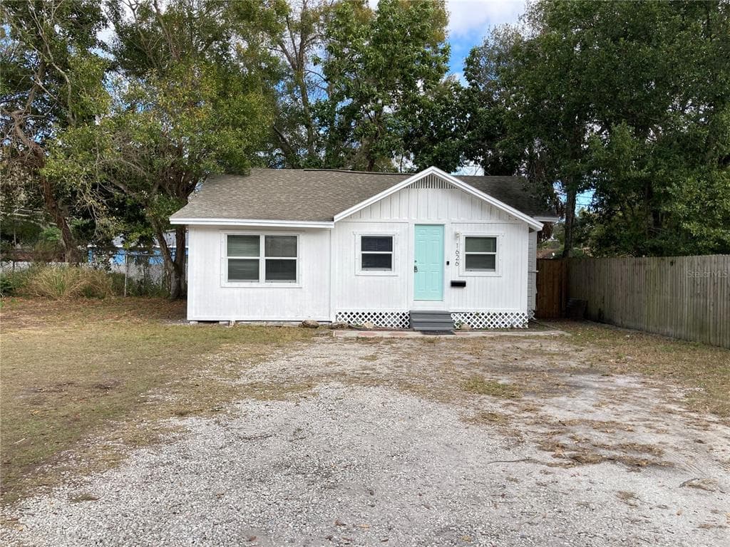 1626 39TH STREET S ST PETERSBURG, FL 33711