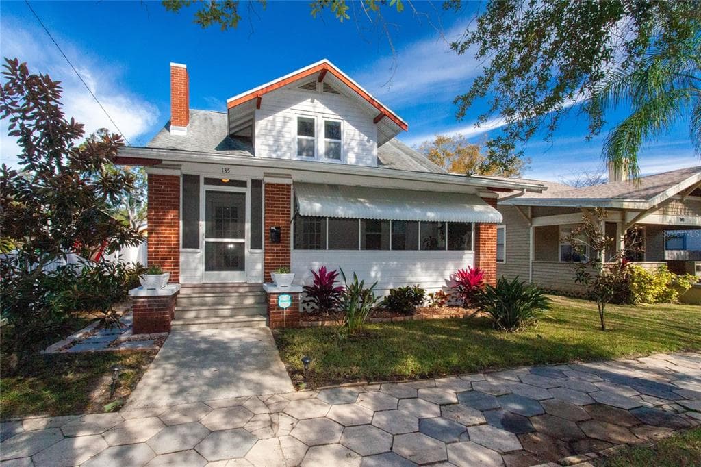135 12TH AVENUE NE ST PETERSBURG, FL 33701