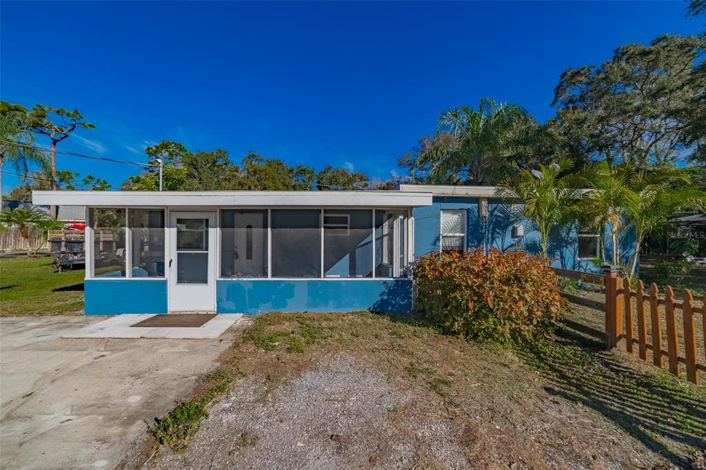 1909 GLEN ECHO LANE CLEARWATER, FL 33760