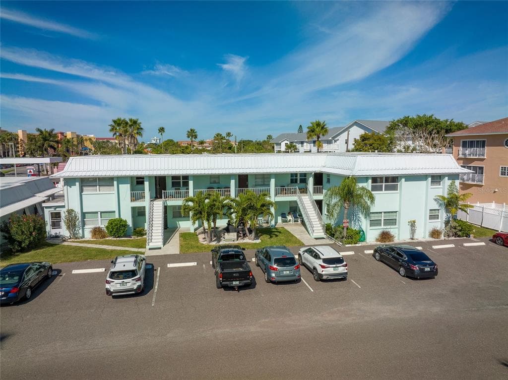 10 164TH AVENUE UNIT 8 REDINGTON BEACH, FL 33708