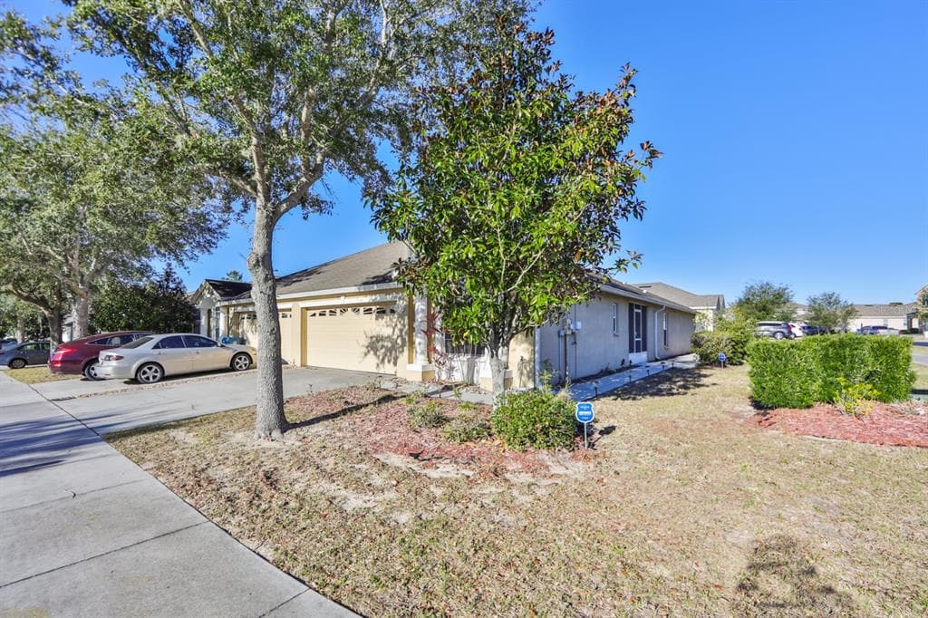 3915 CROSSLINE DRIVE SPRING HILL, FL 34609