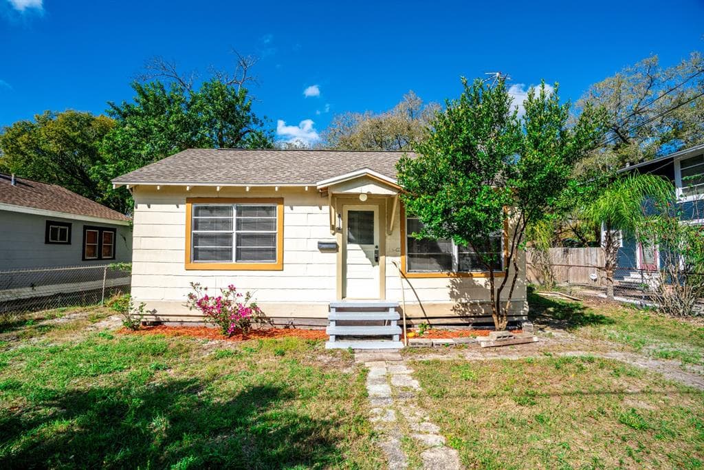 8112 N ALASKA STREET TAMPA, FL 33604