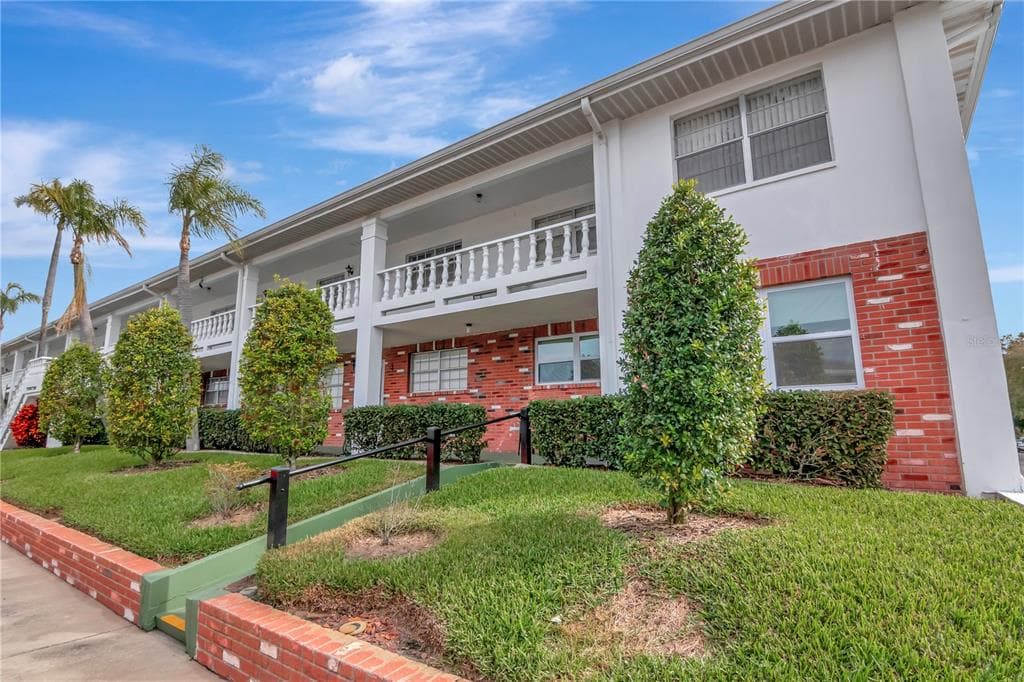 4742 AZALEA DRIVE UNIT 113 NEW PORT RICHEY, FL 34652