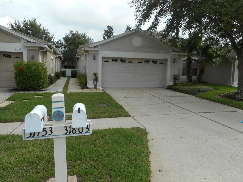 31803 BLYTHEWOOD WAY WESLEY CHAPEL, FL 33543