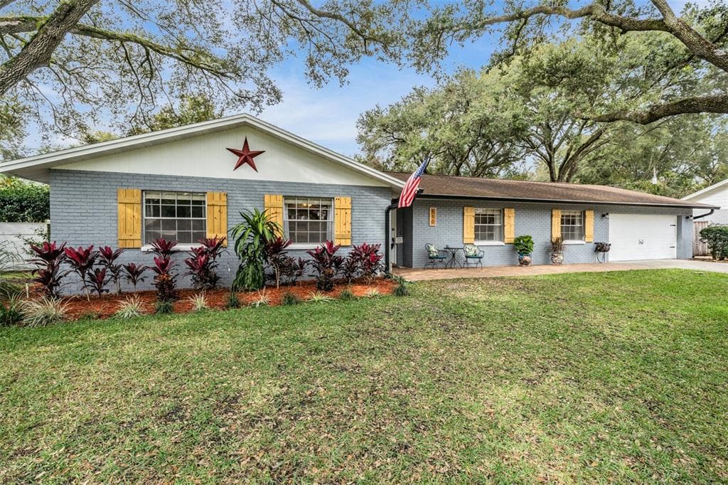 510 ROYAL GREENS DRIVE