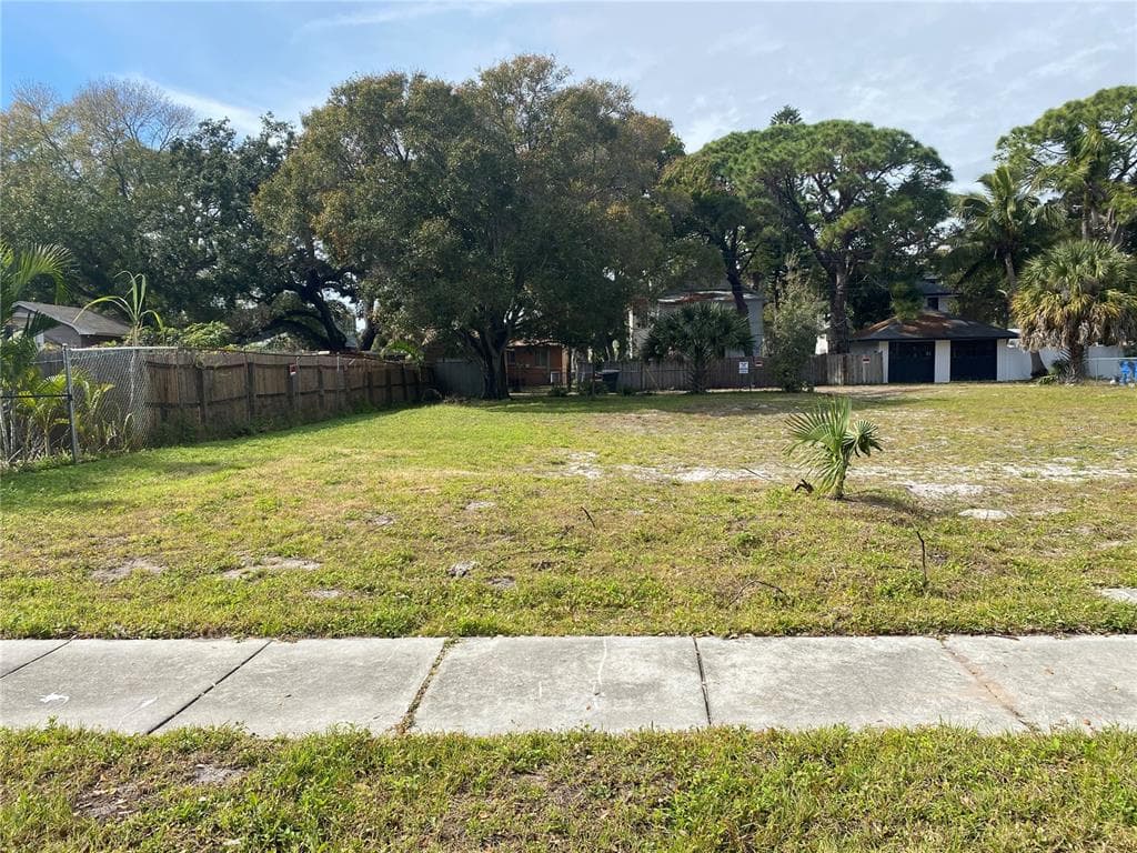 2243 8TH STREET S ST PETERSBURG, FL 33705
