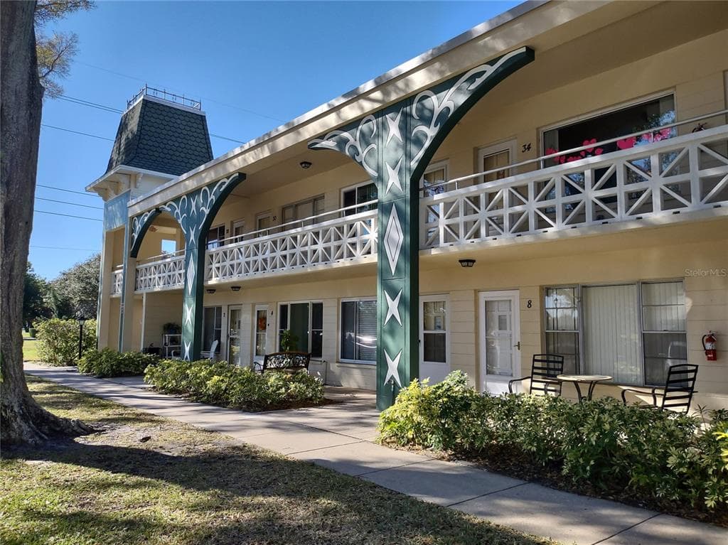 2400 FRANCISCAN DRIVE UNIT 8 CLEARWATER, FL 33763