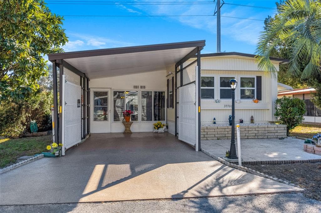 37706 MARCH LANE ZEPHYRHILLS, FL 33541