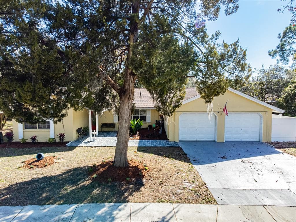 8404 HUNTING SADDLE DRIVE HUDSON, FL 34667