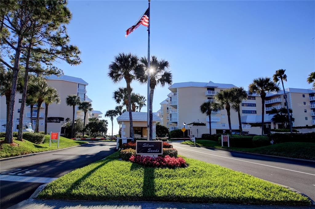 6500 SUNSET WAY UNIT 303 ST PETE BEACH, FL 33706