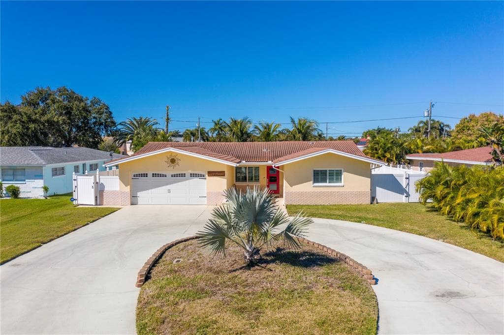 10104 PARADISE BOULEVARD TREASURE ISLAND, FL 33706
