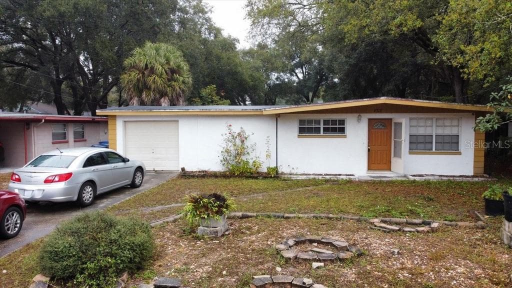 8715 N HYALEAH ROAD TAMPA, FL 33617
