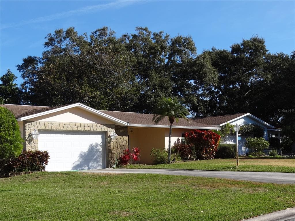 13721 88TH AVENUE SEMINOLE, FL 33776