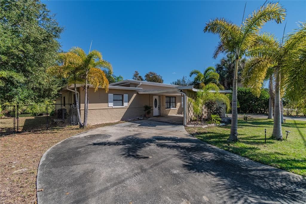 305 FLAMINGO DRIVE APOLLO BEACH, FL 33572