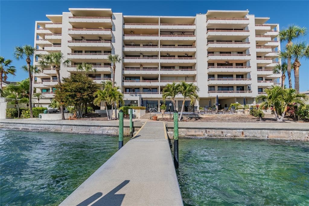 5700 MARINER STREET UNIT 201 TAMPA, FL 33609