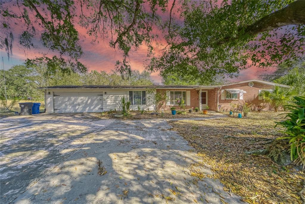 103 8TH STREET NE RUSKIN, FL 33570