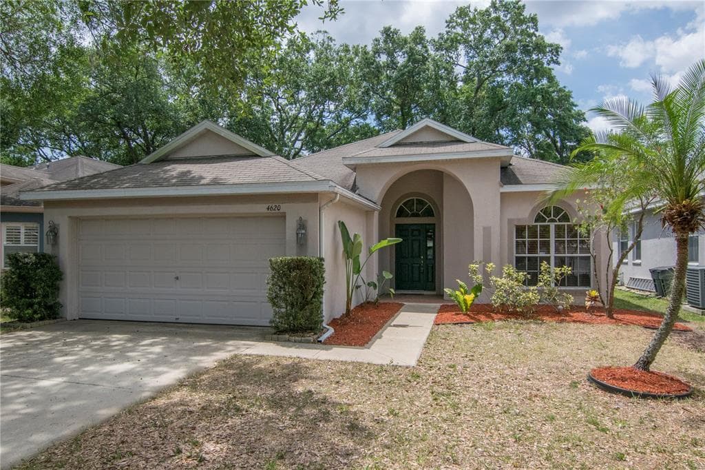4620 WHISPERING WIND AVENUE TAMPA, FL 33614
