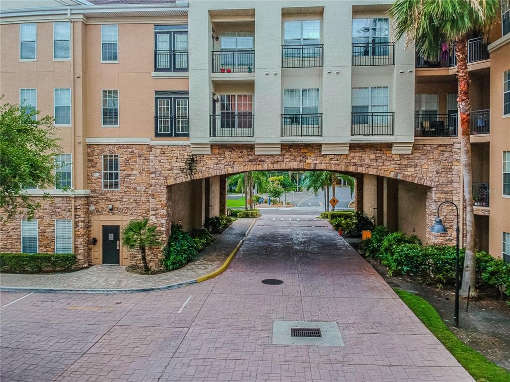 4221 W SPRUCE STREET UNIT 1122