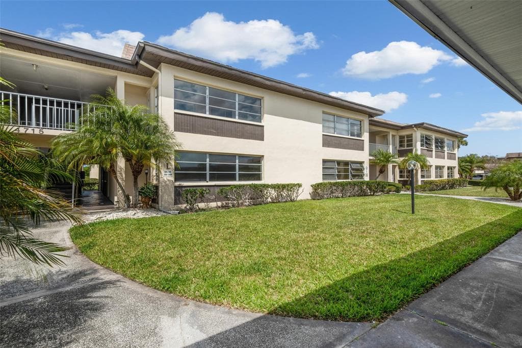 4715 JASPER DRIVE UNIT 206 NEW PORT RICHEY, FL 34652