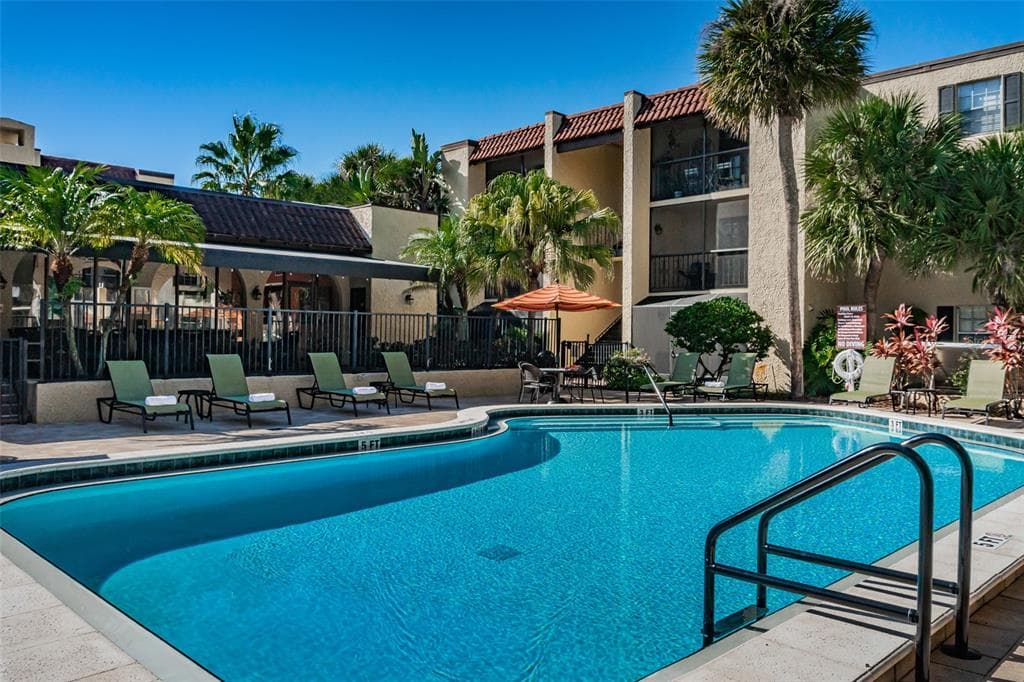 106 ALAMEDA COURT UNIT 140 TAMPA, FL 33609