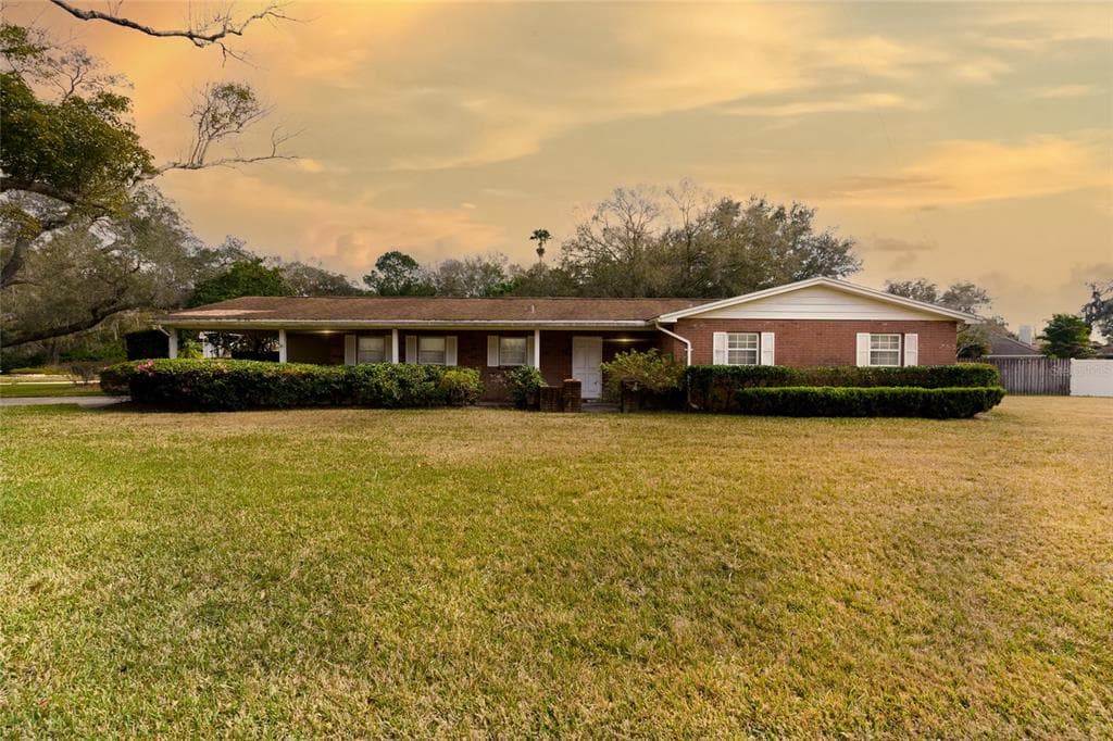13925 LAKE MAGDALENE BOULEVARD TAMPA, FL 33618
