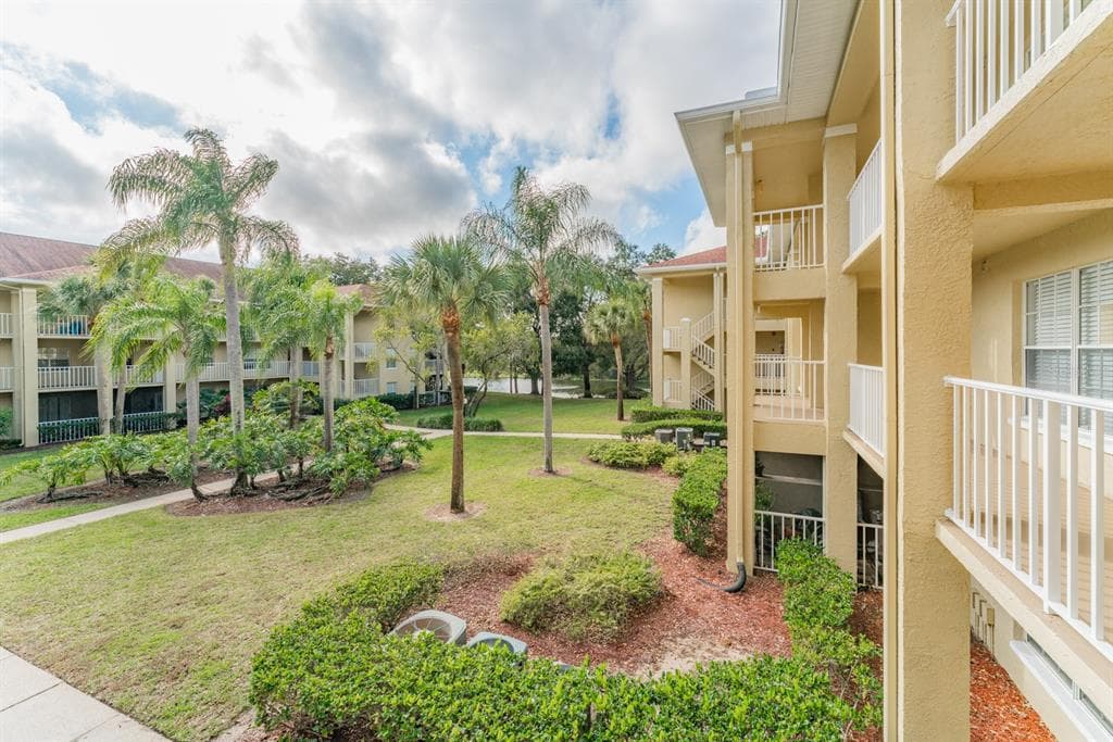 2690 CORAL LANDINGS BOULEVARD UNIT 421 PALM HARBOR, FL 34684