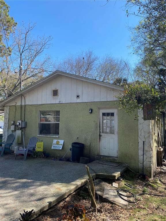 1421 E SEWARD STREET TAMPA, FL 33604
