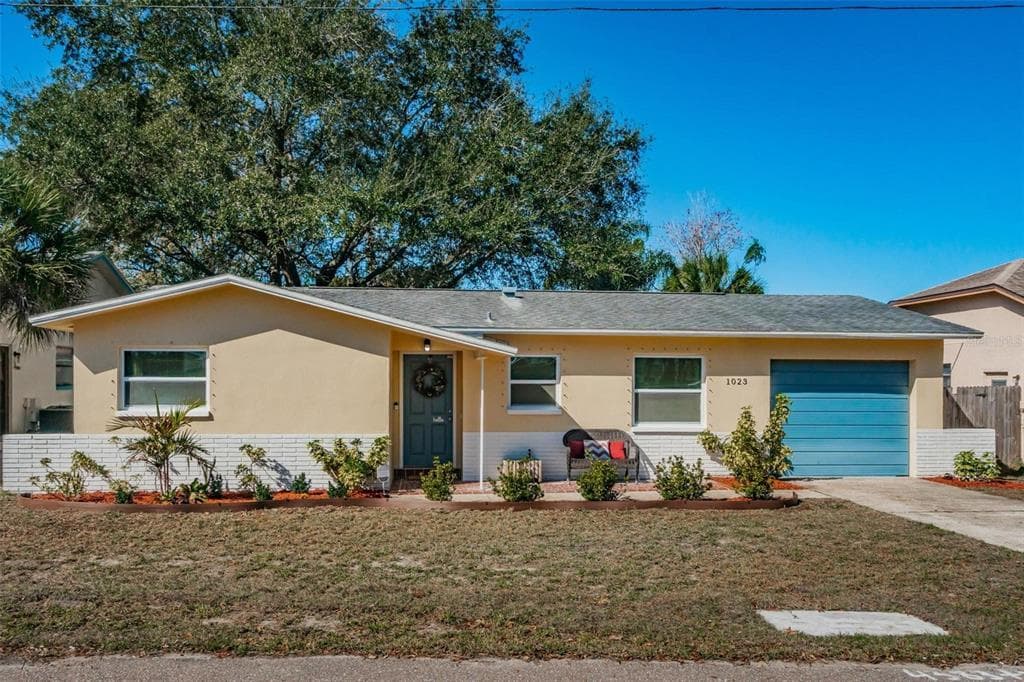 1023 COUNTY ROAD 90 PALM HARBOR, FL 34684