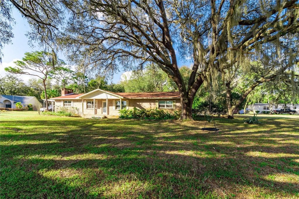 38639 TRAVIS LANE ZEPHYRHILLS, FL 33540