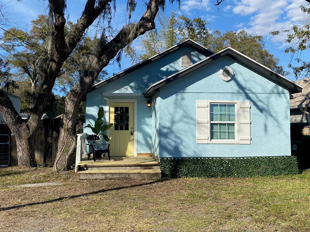 1806 E POWHATAN AVENUE TAMPA, FL 33610