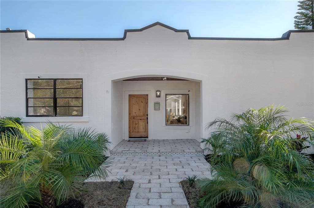 103 E LAMBRIGHT STREET TAMPA, FL 33604