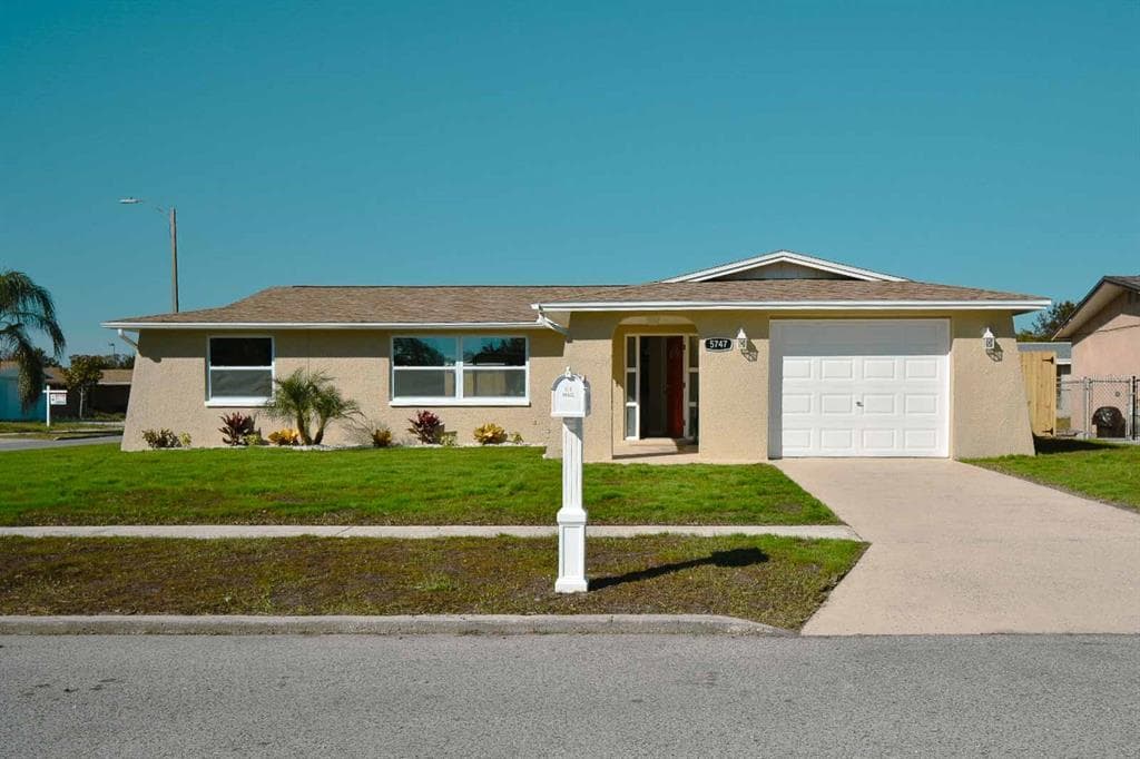 5747 LANATE AVENUE NEW PORT RICHEY, FL 34652