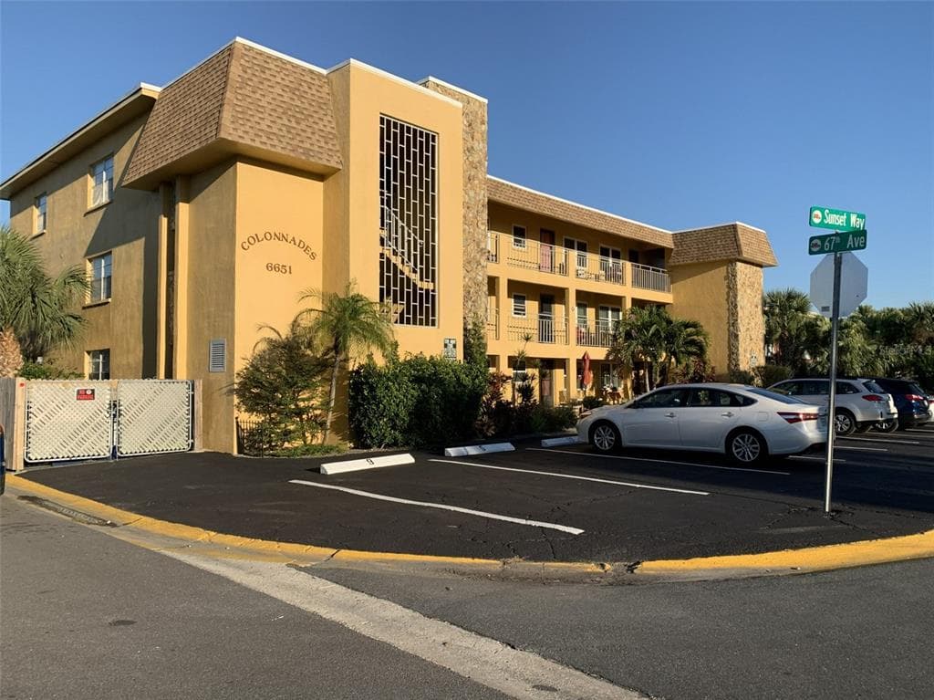 6651 SUNSET WAY UNIT 5 ST PETE BEACH, FL 33706