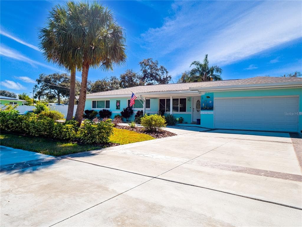 1715 LAKEVIEW ROAD CLEARWATER, FL 33756
