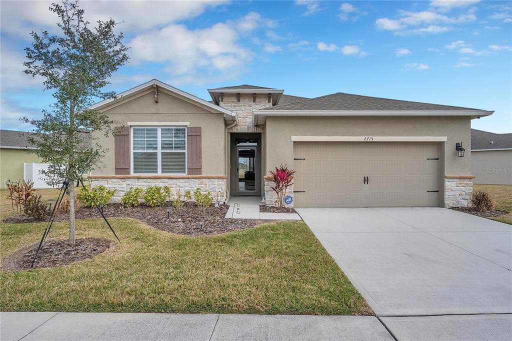 2715 CANYON CREST DRIVE LAKELAND, FL 33811