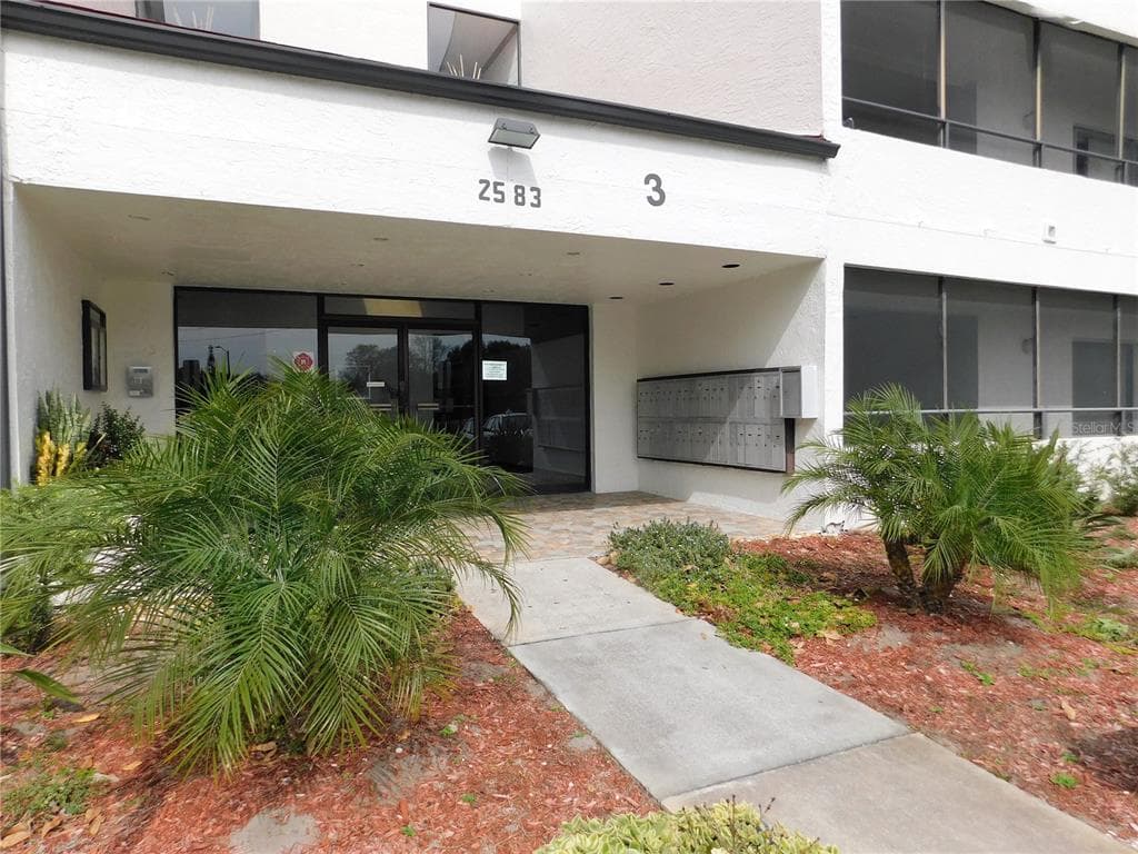 2583 COUNTRYSIDE BOULEVARD UNIT 3104 CLEARWATER, FL 33761
